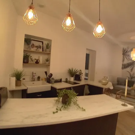 Apartment Center 6eme ,gare Montparnasse 1 Minute,5 Minute Eiffel Tour And Louvre Meusm