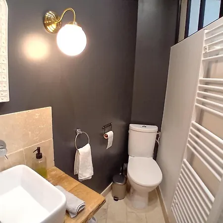 Apartment Center 6eme ,gare Montparnasse 1 Minute,5 Minute Eiffel Tour And Louvre Meusm Paris